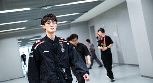 老岳爆料换中单视频,中单选手大换血，精彩视频带你一睹为快